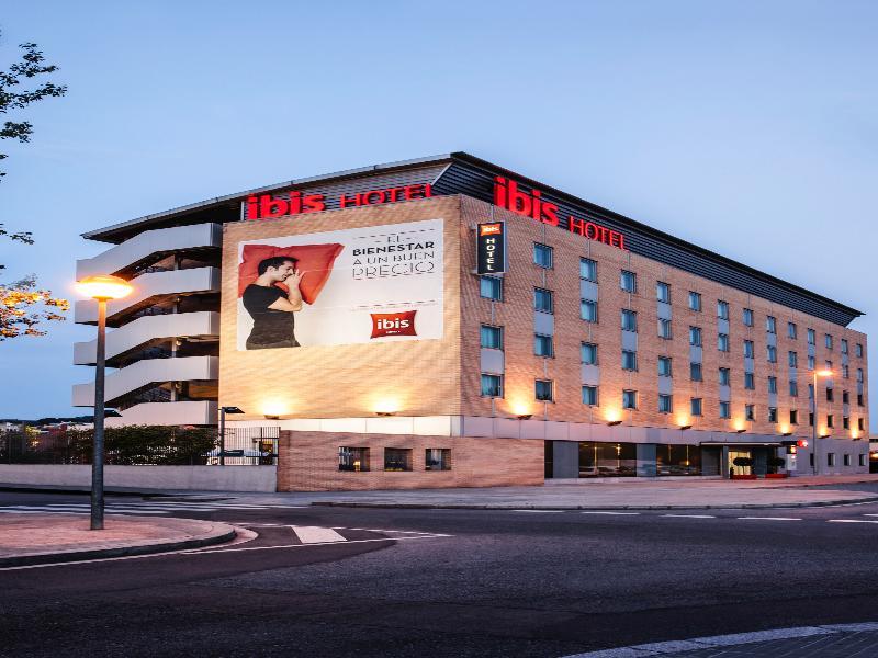 Ibis Barcelona Molins De Rei Hotel Екстериор снимка