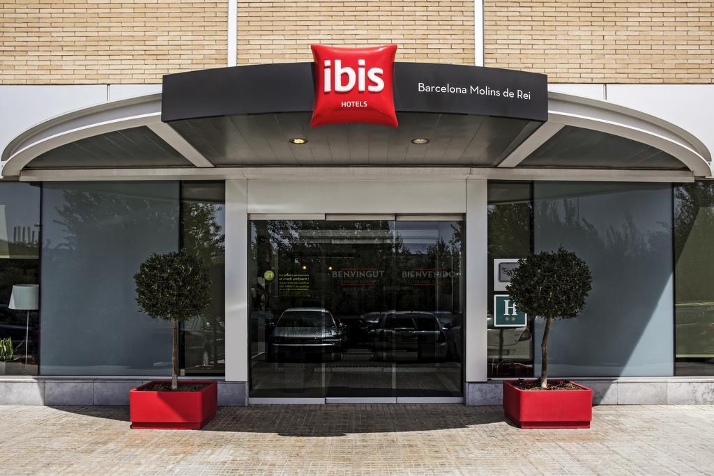 Ibis Barcelona Molins De Rei Hotel Екстериор снимка