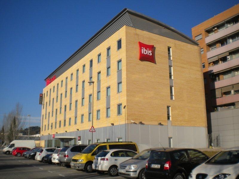 Ibis Barcelona Molins De Rei Hotel Екстериор снимка