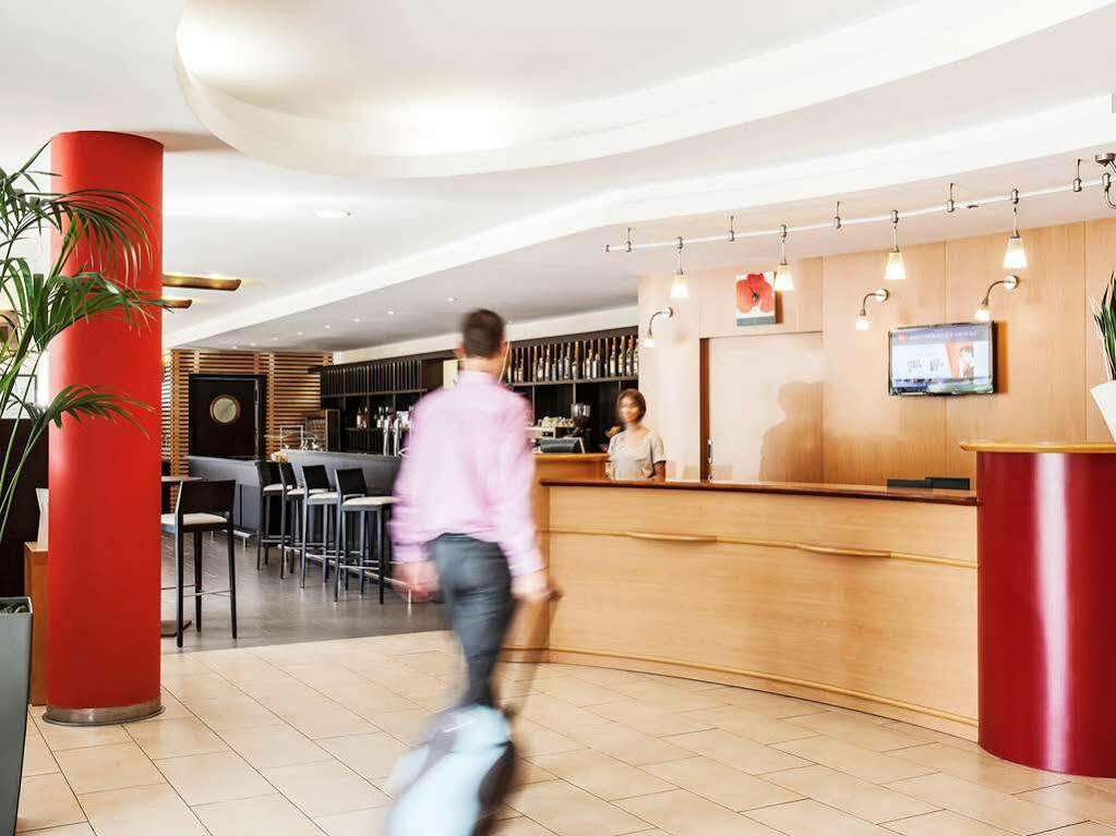 Ibis Barcelona Molins De Rei Hotel Екстериор снимка